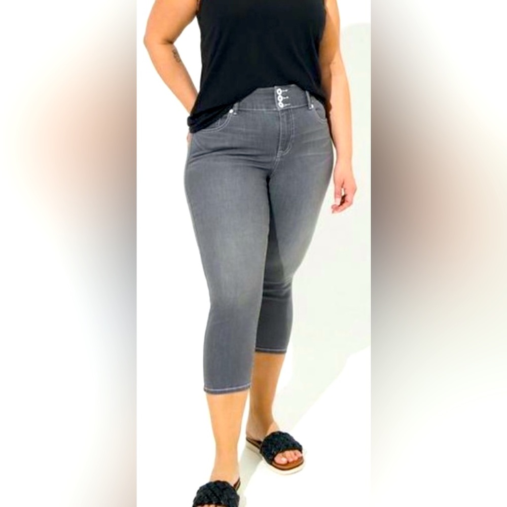 Torrid Super Soft Stretchy Grey High-Rise Crop Jeggings Size 18
